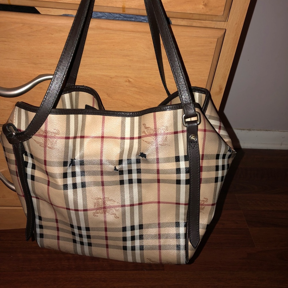 Burberry purse